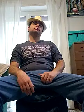 Snapshot of Dharmare@xh chatting on 01.11.25 Dharmarexh online show from 01.11.25