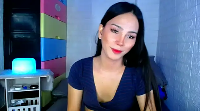 Snapshot of urnaughtydolly69 chatting on 12.21.24 urnaughtydolly69 online show from 12.21.24