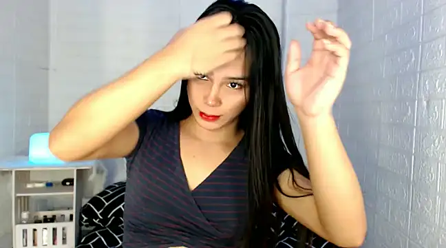 Snapshot of urnaughtydolly69 chatting on 01.27.25 urnaughtydolly69 online show from 01.27.25