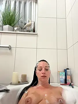 Viola Beck online show from 10.19.25