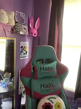 lolabunny9 online show from 12.17.24