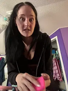 lolabunny9 online show from 12.28.24