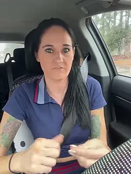 lolabunny9 online show from 01.18.25