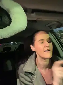 lolabunny9 online show from 01.25.25