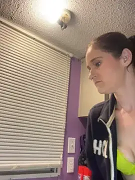 lolabunny9 online show from 01.26.25