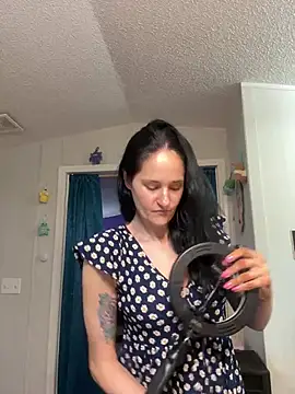 lolabunny9 online show from 03.21.25