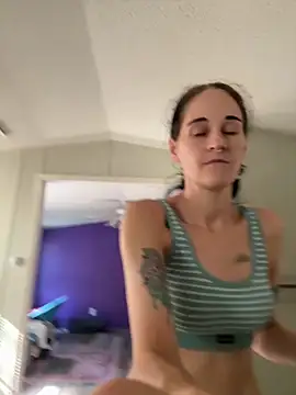 lolabunny9 online show from 09.18.25