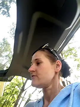 lolabunny9 online show from 10.05.25