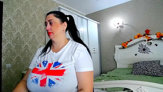 Evelyn Shy online show from 11.07.25