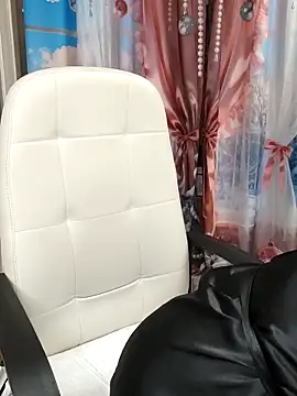 Mika Passion online show from 04.10.26