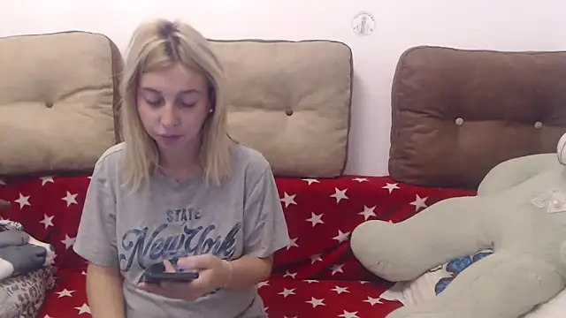 Snapshot of Aliss_Hottie chatting on 09.12.25 Aliss Hottie online show from 09.12.25