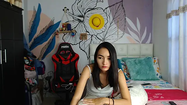 Snapshot of LinzyBaner chatting on 12.05.24 LinzyBaner online show from 12.05.24