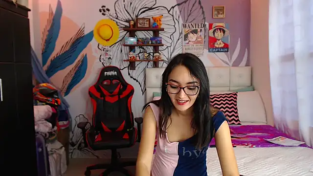 Snapshot of LinzyBaner chatting on 02.26.25 LinzyBaner online show from 02.26.25