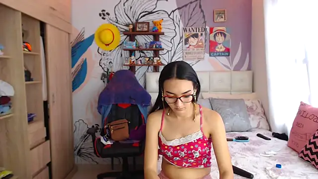 Snapshot of LinzyBaner chatting on 03.18.25 LinzyBaner online show from 03.18.25