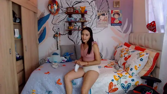 Snapshot of LinzyBaner chatting on 03.19.26 LinzyBaner online show from 03.19.26