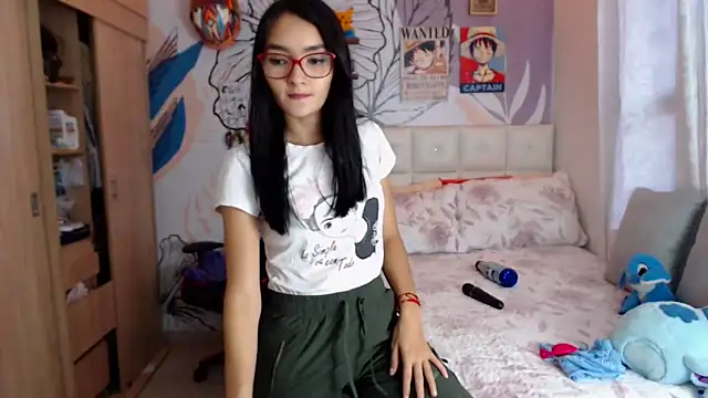 Snapshot of LinzyBaner chatting on 05.05.26 LinzyBaner online show from 05.05.26