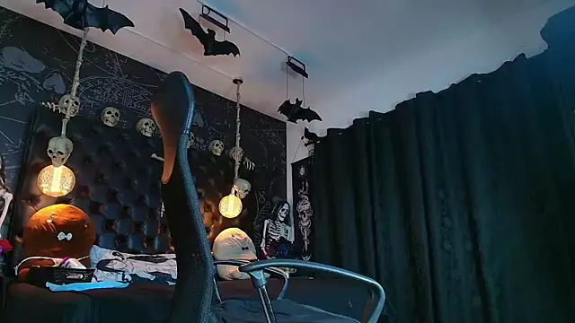 AlexHoe  online show from 11.06.25