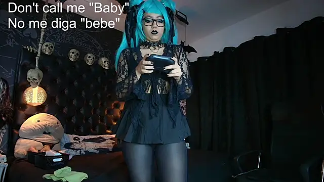Snapshot of AlexHoe_ chatting on 06.26.26 AlexHoe online show from 06.26.26