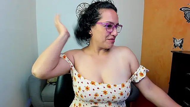 Snapshot of scarlet_wet chatting on 04.30.26 scarlet wet online show from 04.30.26