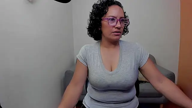 Snapshot of scarlet_wet chatting on 06.03.26 scarlet wet online show from 06.03.26