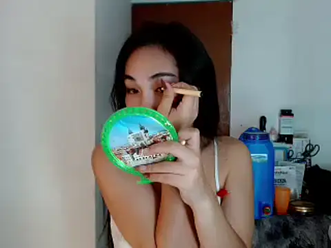 Snapshot of SweetLilly_18 chatting on 01.03.25 SweetLilly 18 online show from 01.03.25