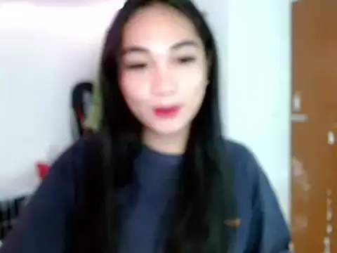 Snapshot of SweetLilly_18 chatting on 02.16.25 SweetLilly 18 online show from 02.16.25