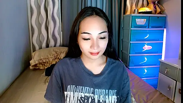 SweetLilly 18 online show from 06.04.26