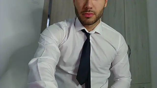 Justynn1 online show from 02.20.25