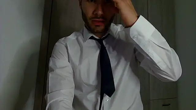 Justynn1 online show from 10.30.25