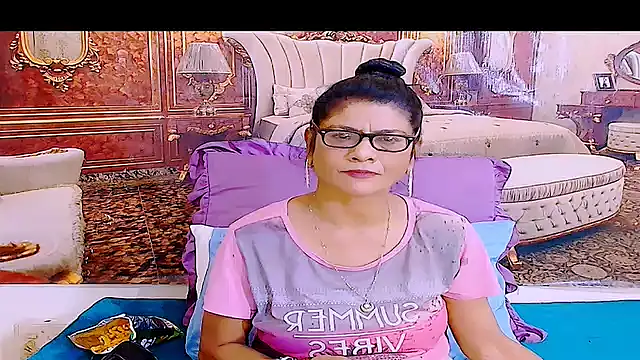 Snapshot of IndianAllure chatting on 06.10.26 IndianAllure online show from 06.10.26