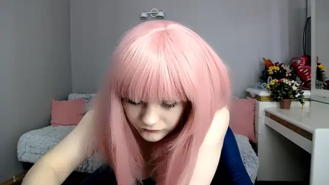 Snapshot of Estheri chatting on 05.14.26 Estheri online show from 05.14.26