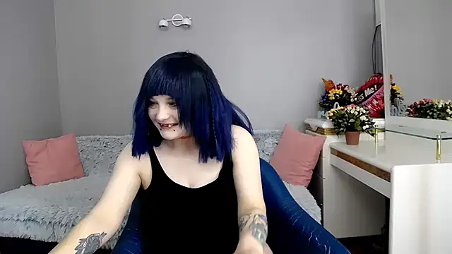 Snapshot of Estheri chatting on 06.02.26 Estheri online show from 06.02.26