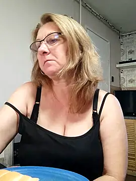 Elza01 online show from 10.17.25