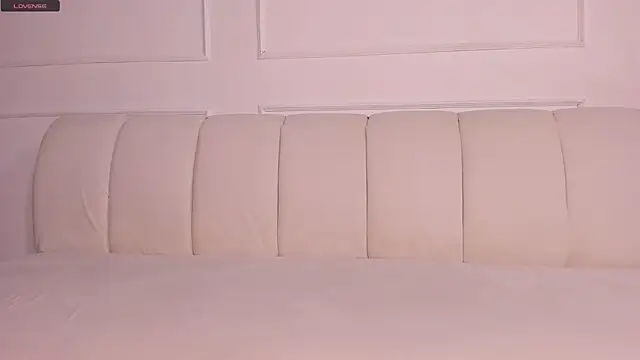 Snapshot of Emma_jonness chatting on 01.08.25 Emma jonness online show from 01.08.25