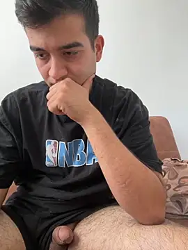 Snapshot of Ffhdr chatting on 10.11.25 Ffhdr online show from 10.11.25