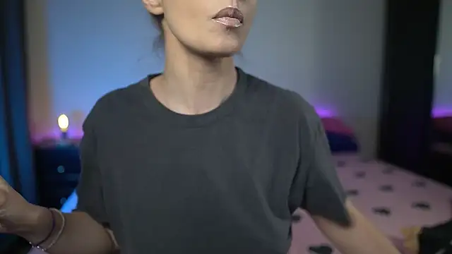 TiffanyPierce online show from 11.30.25