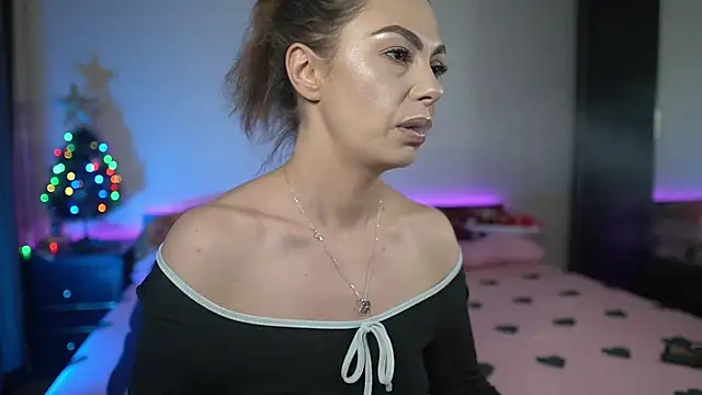 TiffanyPierce online show from 12.21.25