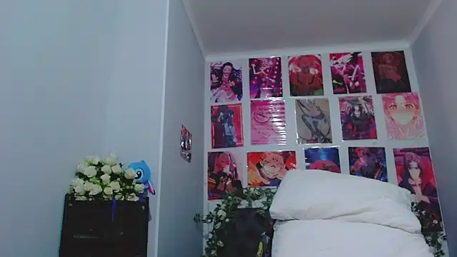 Snapshot of MikaMoonn chatting on 02.08.25 MikaMoonn online show from 02.08.25