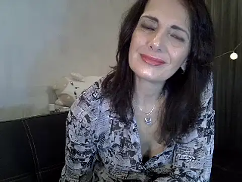Snapshot of DreamMarianna chatting on 01.26.25 DreamMarianna online show from 01.26.25