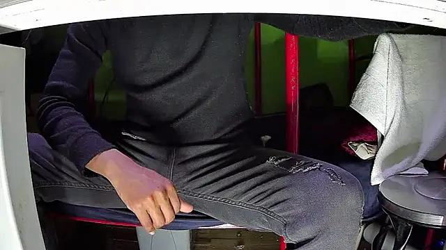 Snapshot of Walltaz chatting on 10.29.25 Walltaz online show from 10.29.25