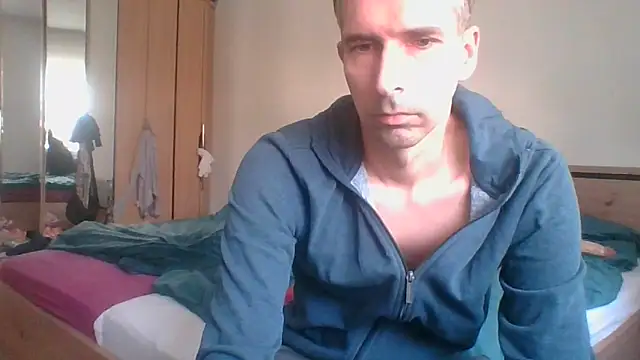 Snapshot of Geiler-boy313 chatting on 04.16.26 Geiler-boy313 online show from 04.16.26