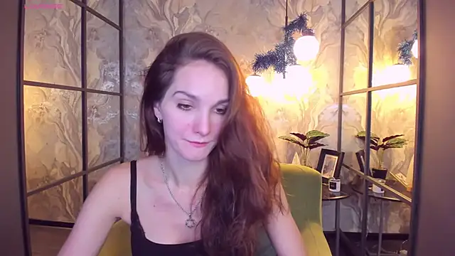 Snapshot of MirandaGlow chatting on 01.16.25 MirandaGlow online show from 01.16.25