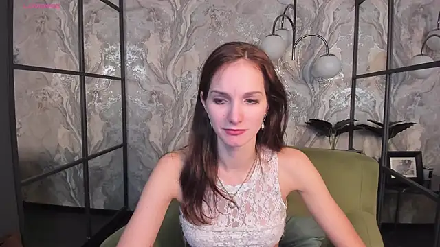 Snapshot of MirandaGlow chatting on 02.06.25 MirandaGlow online show from 02.06.25