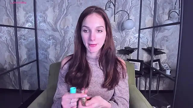 Snapshot of MirandaGlow chatting on 02.07.25 MirandaGlow online show from 02.07.25