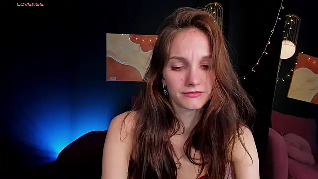 Snapshot of MirandaGlow chatting on 03.06.25 MirandaGlow online show from 03.06.25