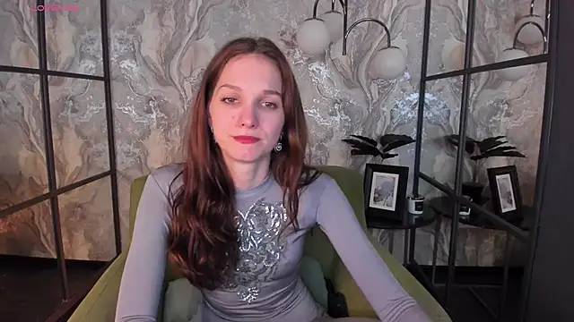 Snapshot of MirandaGlow chatting on 03.11.25 MirandaGlow online show from 03.11.25