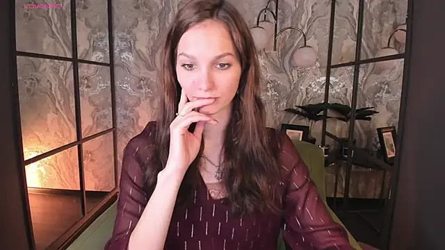 Snapshot of MirandaGlow chatting on 03.17.25 MirandaGlow online show from 03.17.25