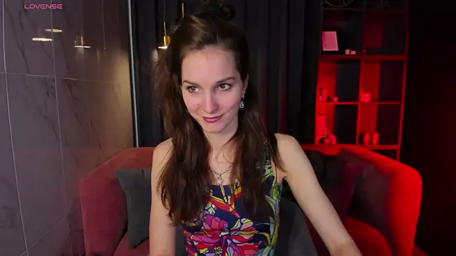 Snapshot of MirandaGlow chatting on 03.21.25 MirandaGlow online show from 03.21.25