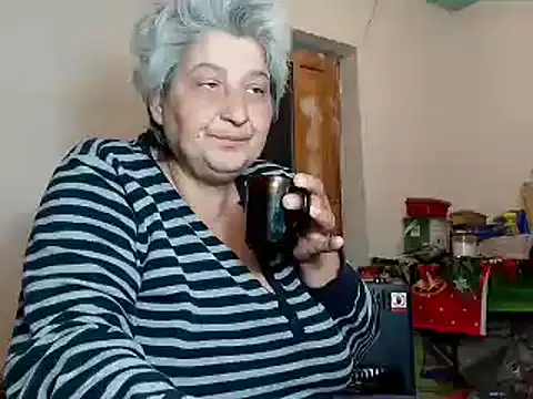 Snapshot of ExquisiteMature chatting on 02.16.25 ExquisiteMature online show from 02.16.25