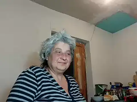 Snapshot of ExquisiteMature chatting on 03.06.25 ExquisiteMature online show from 03.06.25